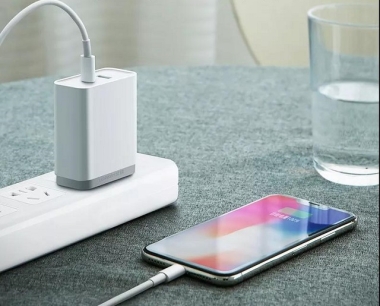 比7.5W无线充电快太多,PD快充充iPhoneX可达18W